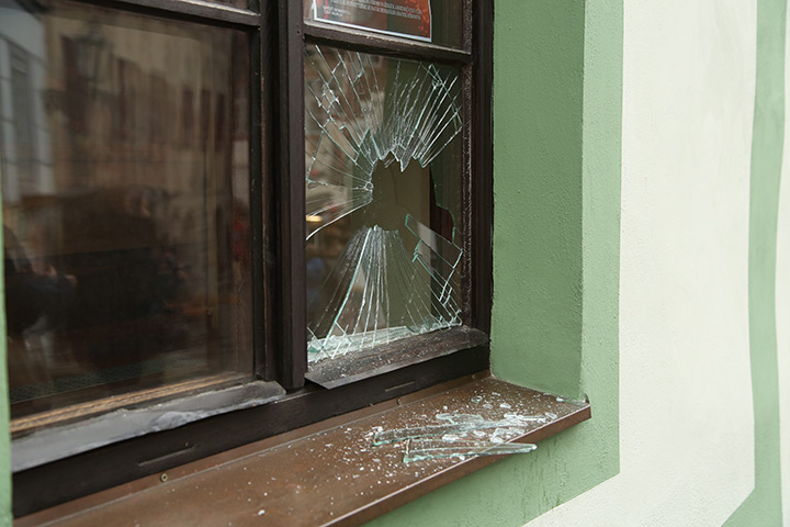 A2B Glass are able to board up broken windows while they are being repaired in Dunfermline.